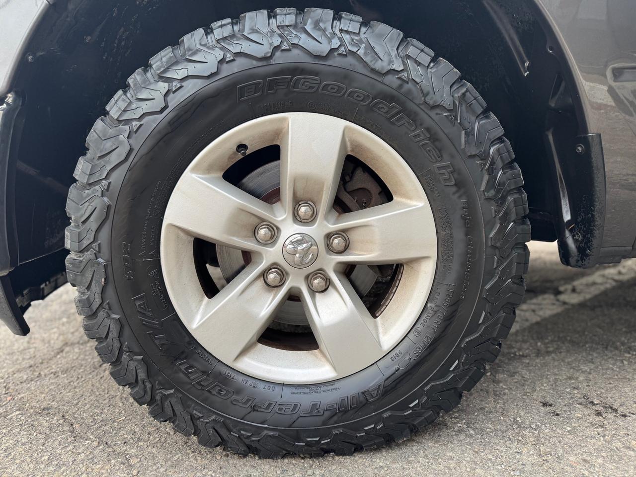 2015 RAM 1500 SLT CLEAN TRUCK | ONE OWNER | ACCIDENT FREE | KROWNED YEARLY Photo