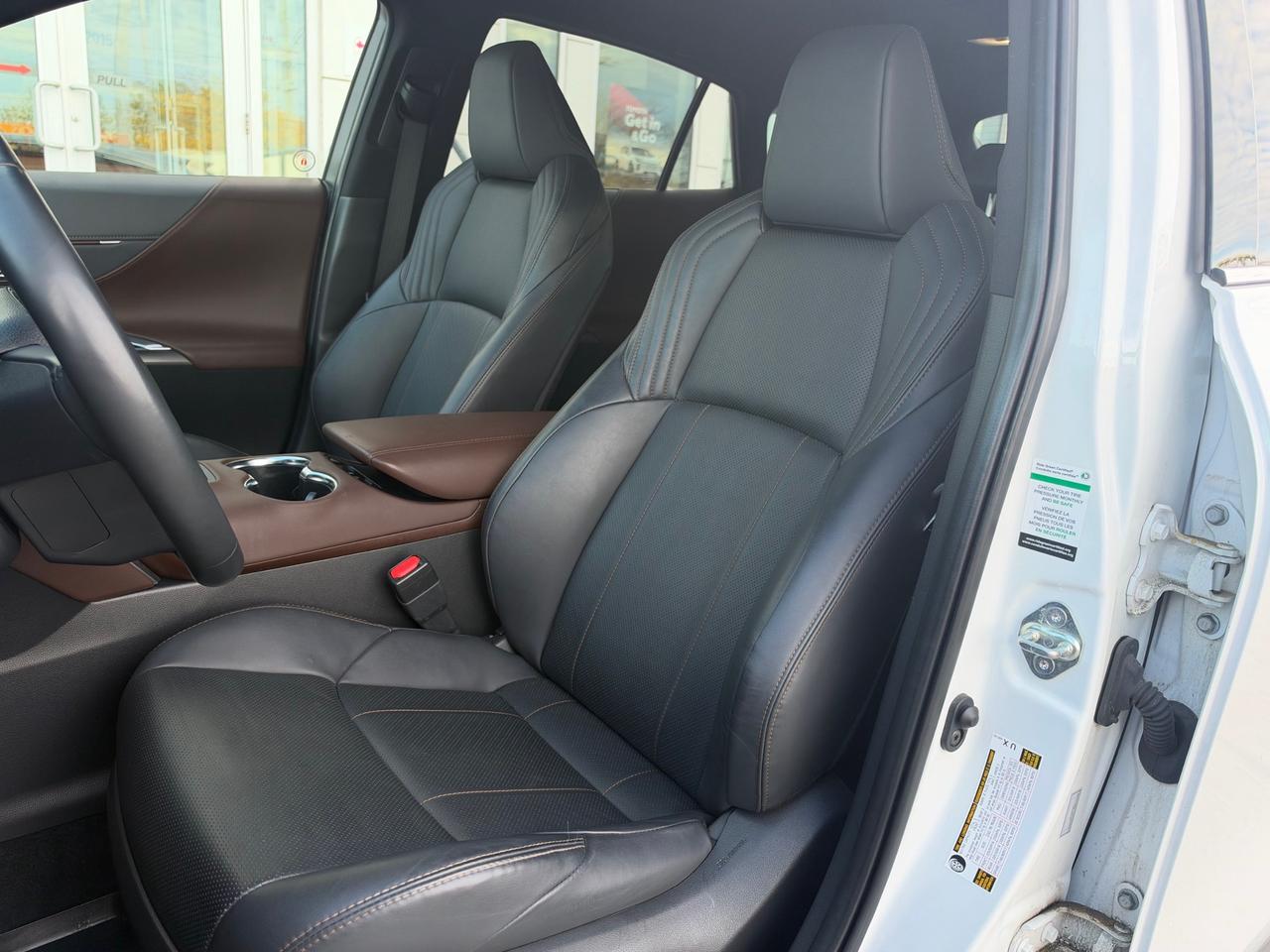 2023 Toyota Venza Limited LIMITED-ONE OWNER+DLR SERVICED! Photo