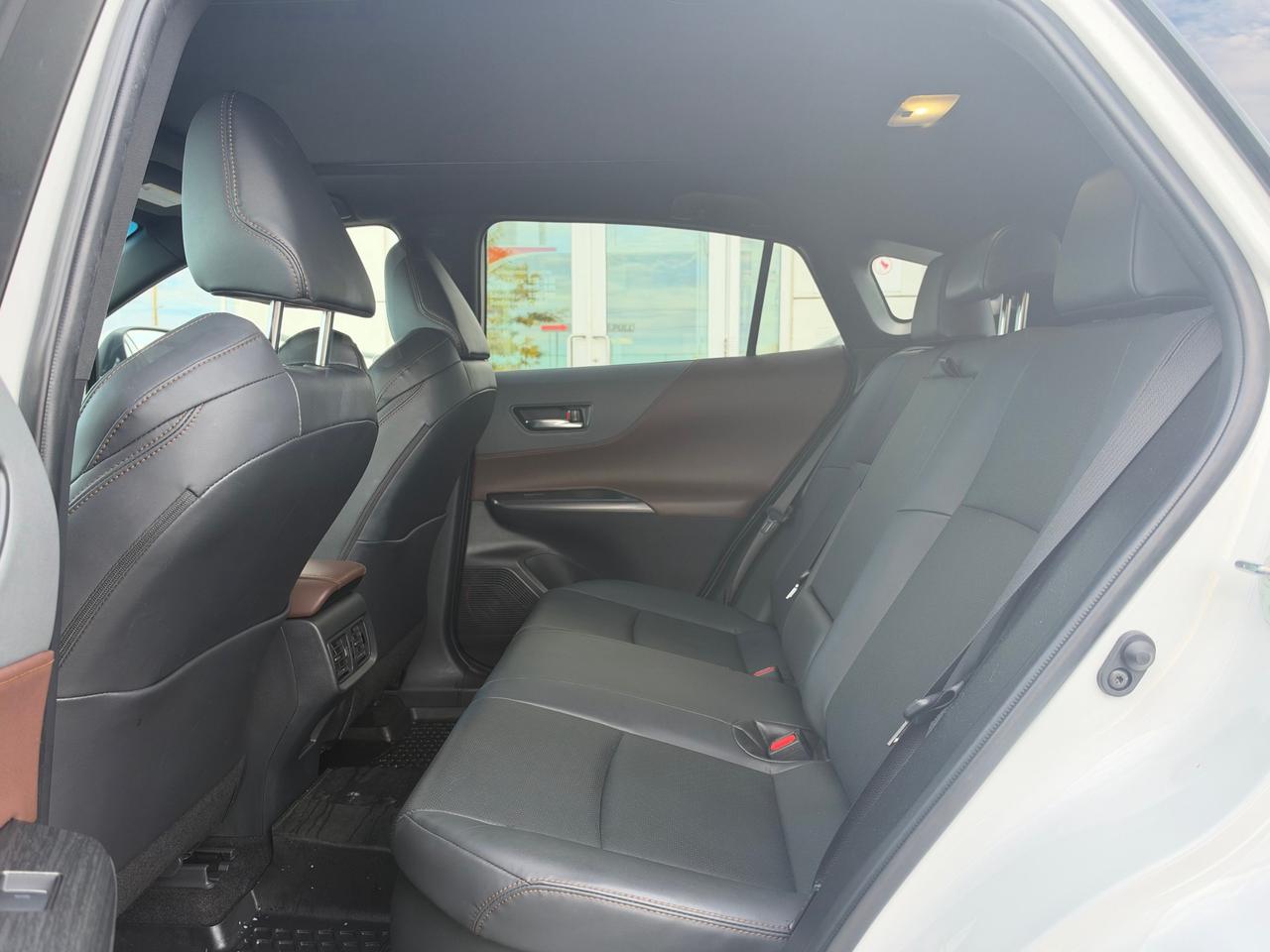 2023 Toyota Venza Limited LIMITED-ONE OWNER+DLR SERVICED! Photo