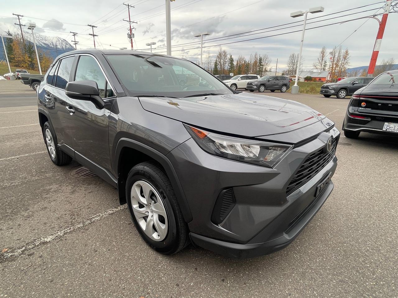2024 Toyota RAV4 LE Photo1