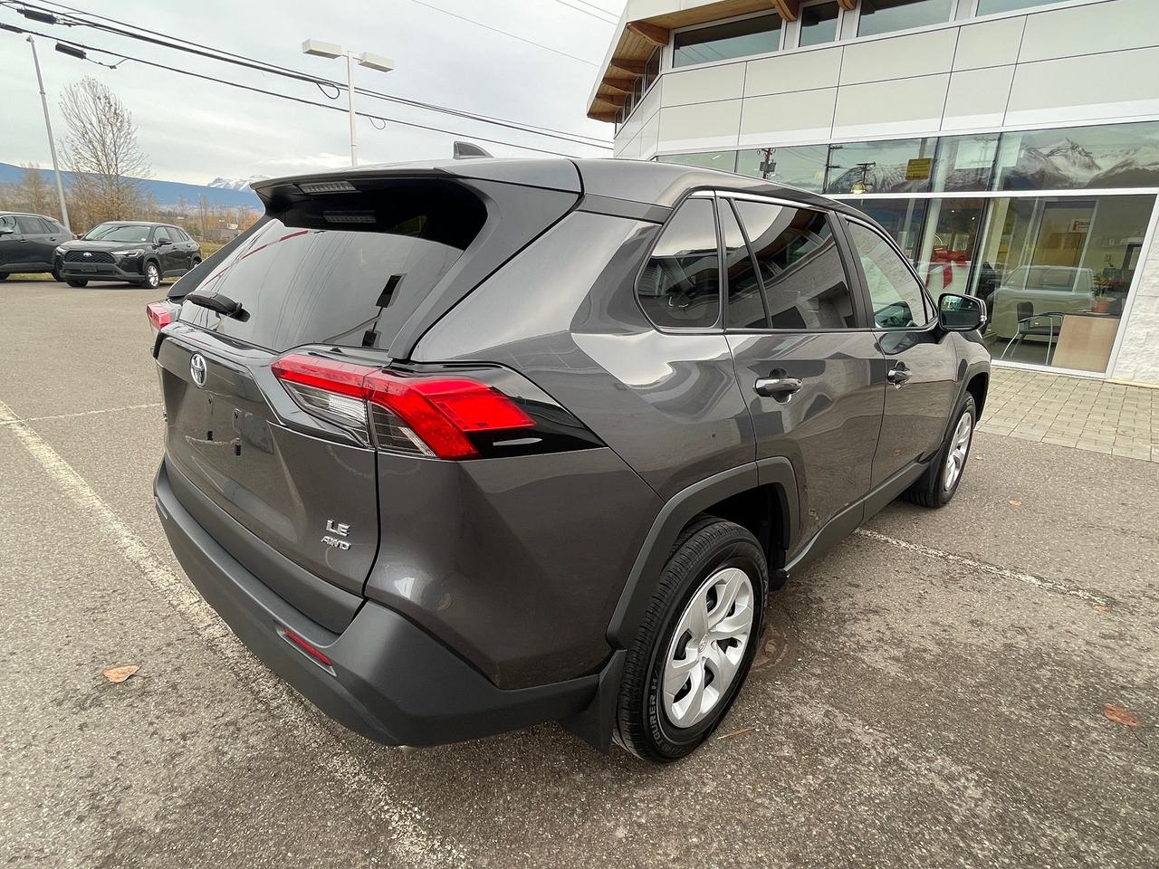 2024 Toyota RAV4 LE Photo3
