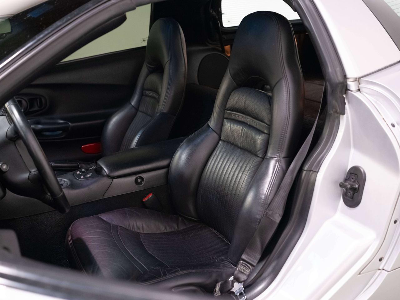 2002 Chevrolet Corvette BOSE Photo