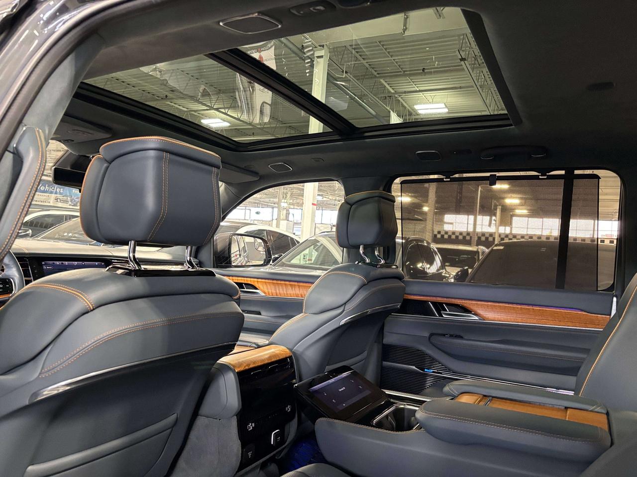 2022 Jeep Grand Wagoneer Series III 4x4|FAMCAM|7PASS|MASSAGE|WOOD|BLUESEATS Photo