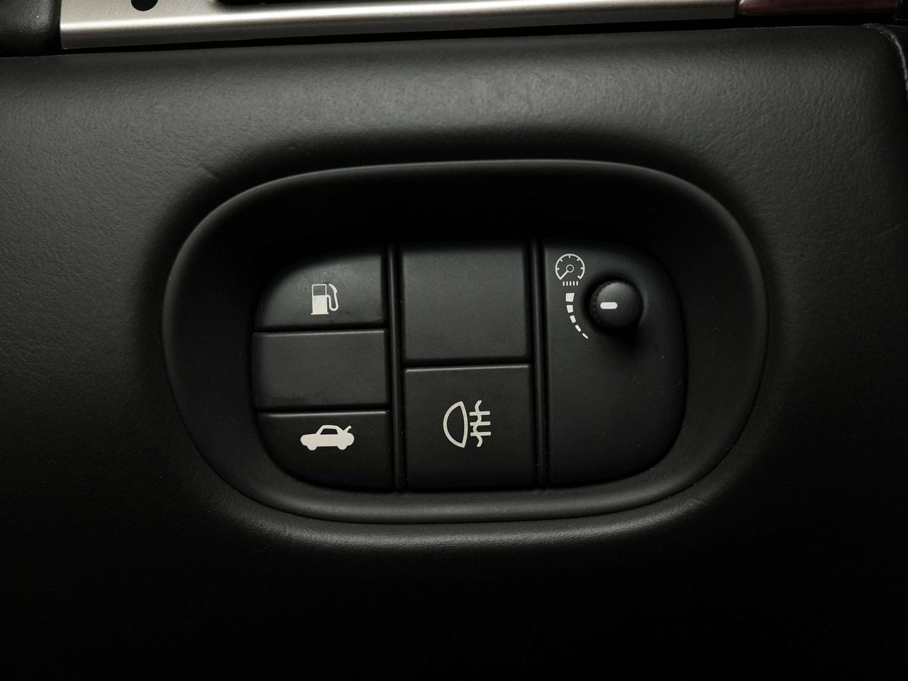 2011 Jaguar XK XKR | CONVERTIBLE | MERIDIAN Photo