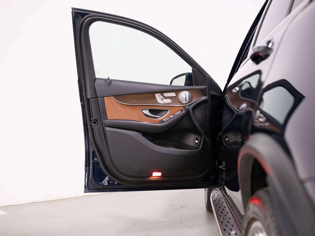 2020 Mercedes-Benz GLC 43 | AMG | PREMIUM & INTELLIGENT DRIVE | 21 IN Photo