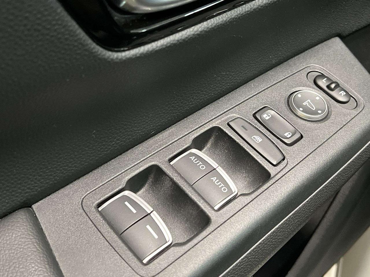 2025 Honda CR-V SPORT AWD | SUNROOF | HTD SEATS | CARPLAY | ALLOYS Photo