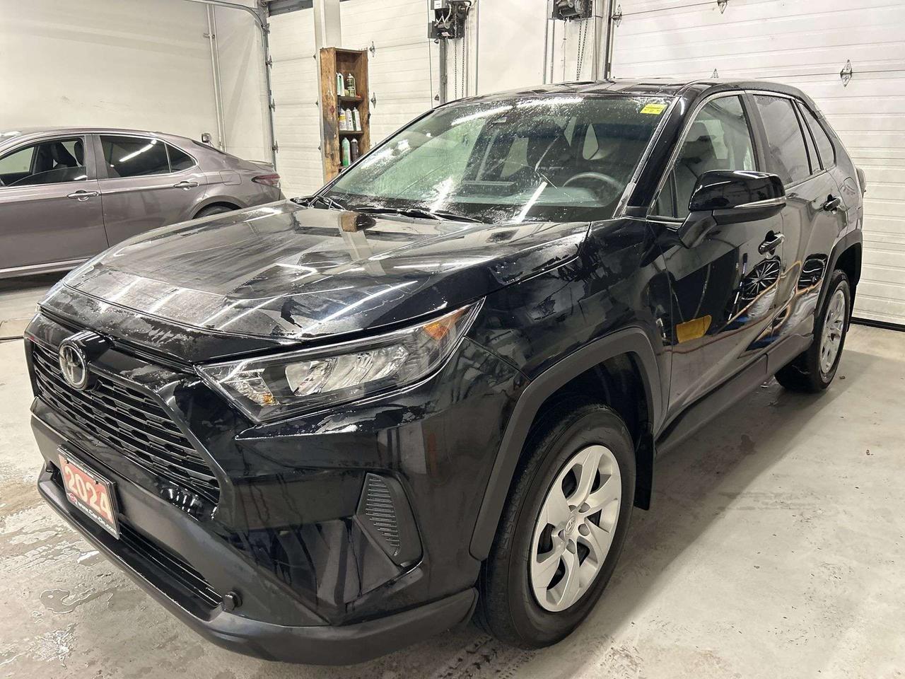 2024 Toyota RAV4 AWD |HTD SEATS | CARPLAY |ADAPT. CRUISE | REAR CAM Photo