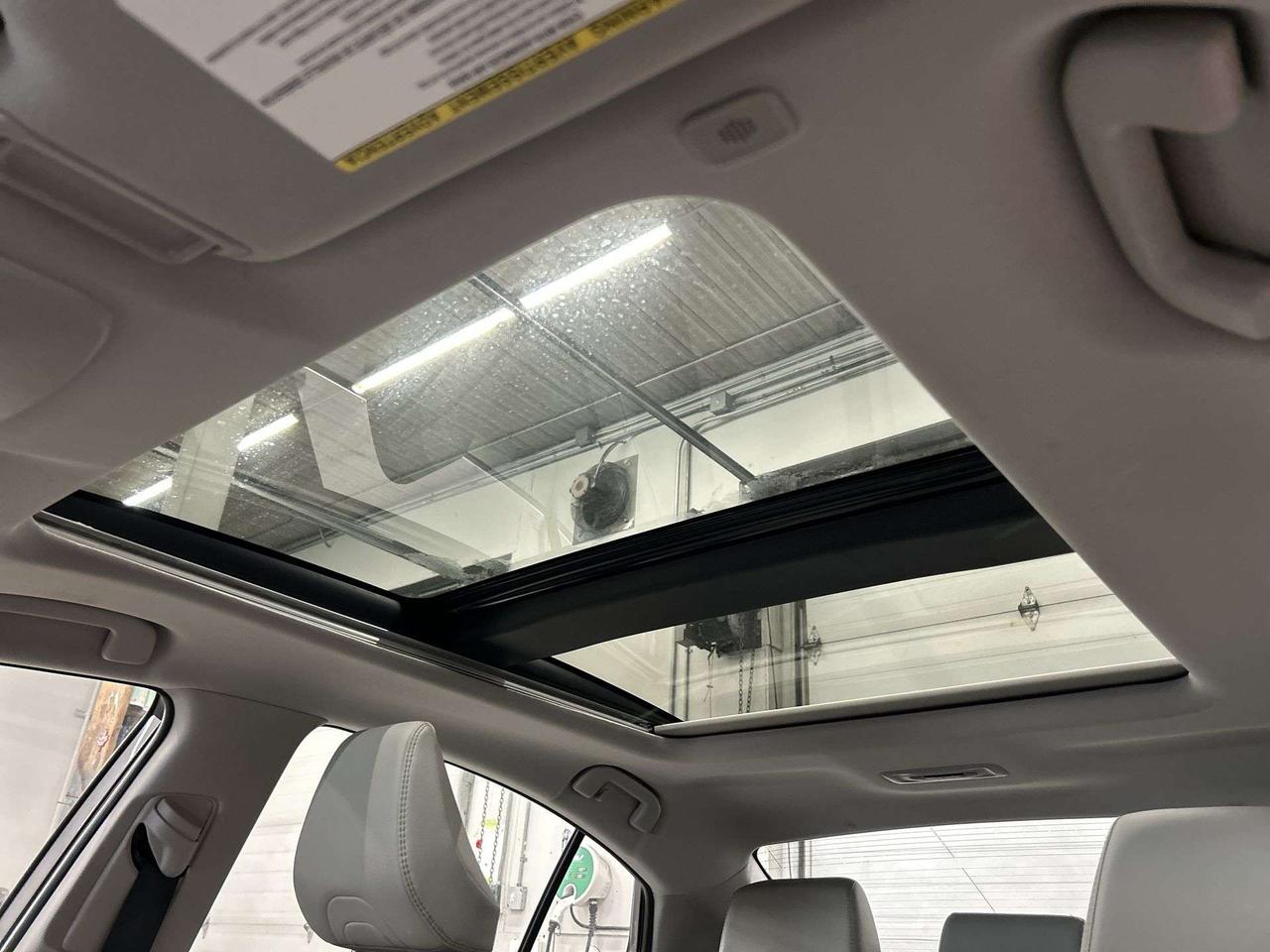 2025 Toyota Camry XLE AWD | LEATHER | PANO ROOF | 360 CAM | CARPLAY Photo