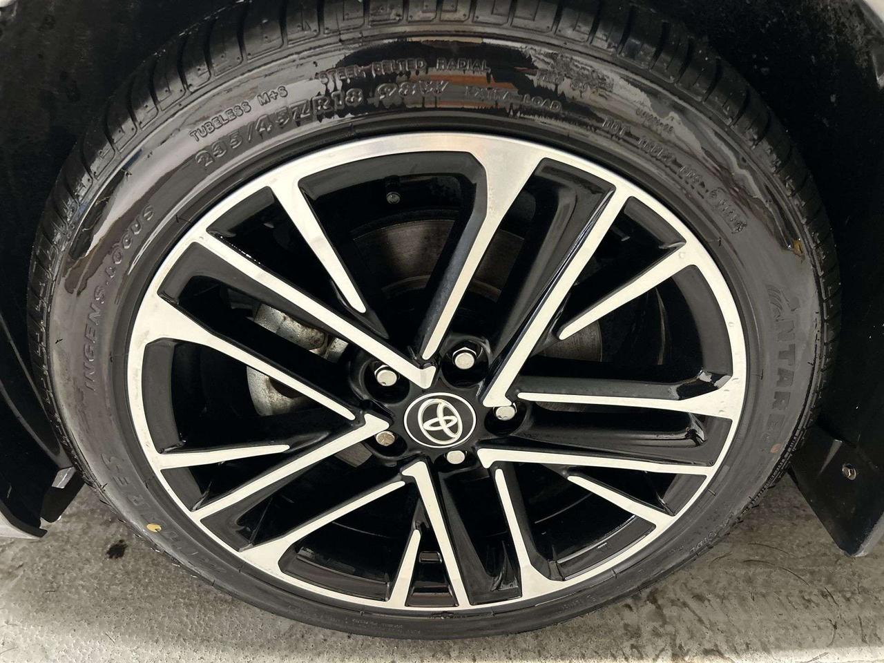 2025 Toyota Camry XLE AWD | LEATHER | PANO ROOF | 360 CAM | CARPLAY Photo4