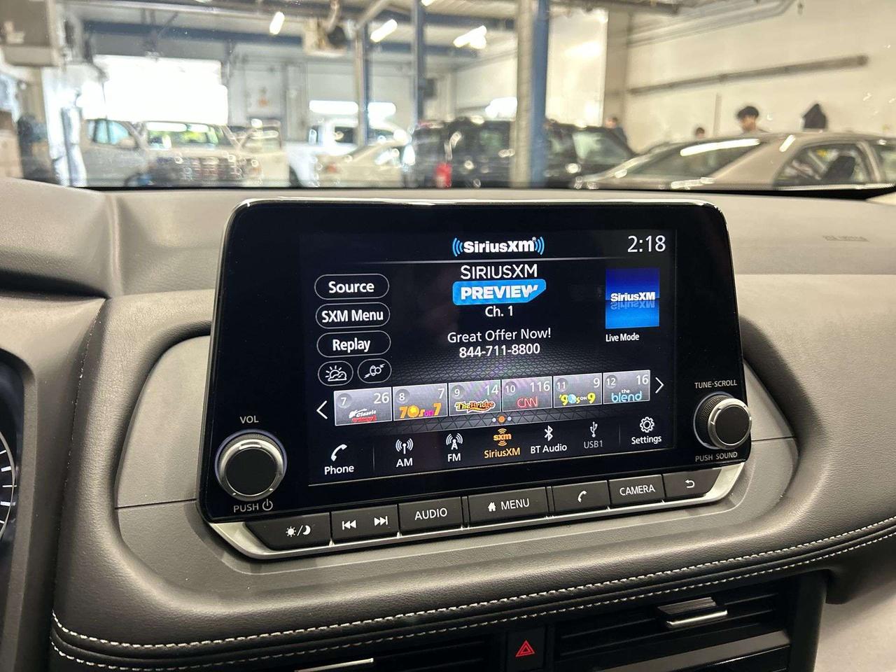2026 Nissan Rogue SV AWD | PANO ROOF | HTD SEATS | CARPLAY | ALLOYS Photo4