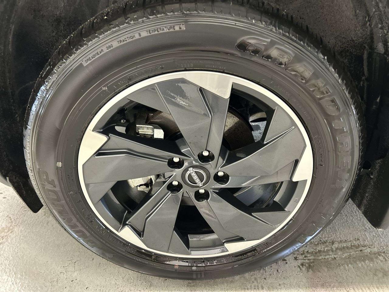 2026 Nissan Rogue SV AWD | PANO ROOF | HTD SEATS | CARPLAY | ALLOYS Photo