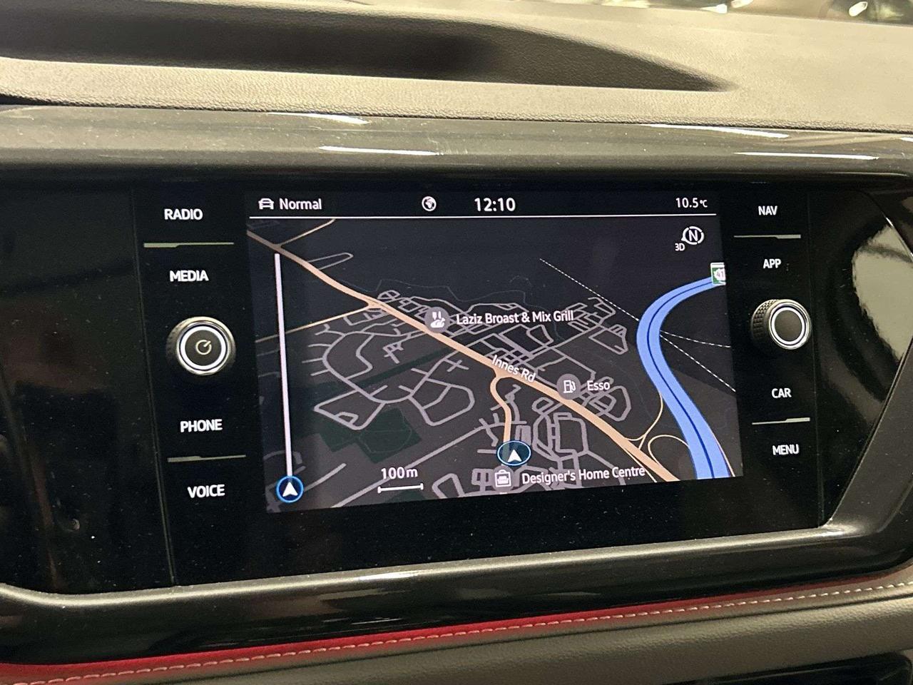 2024 Volkswagen Taos HIGHLINE AWD | LEATHER | PANO ROOF | CARPLAY | A/C Photo4