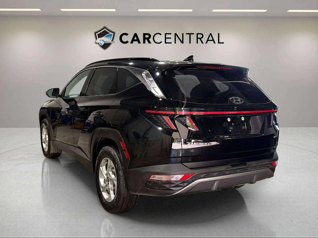 2024 Hyundai Tucson PREFERRED TREND | CLEAN CARFAX | LEATHER | SUNROOF Photo2