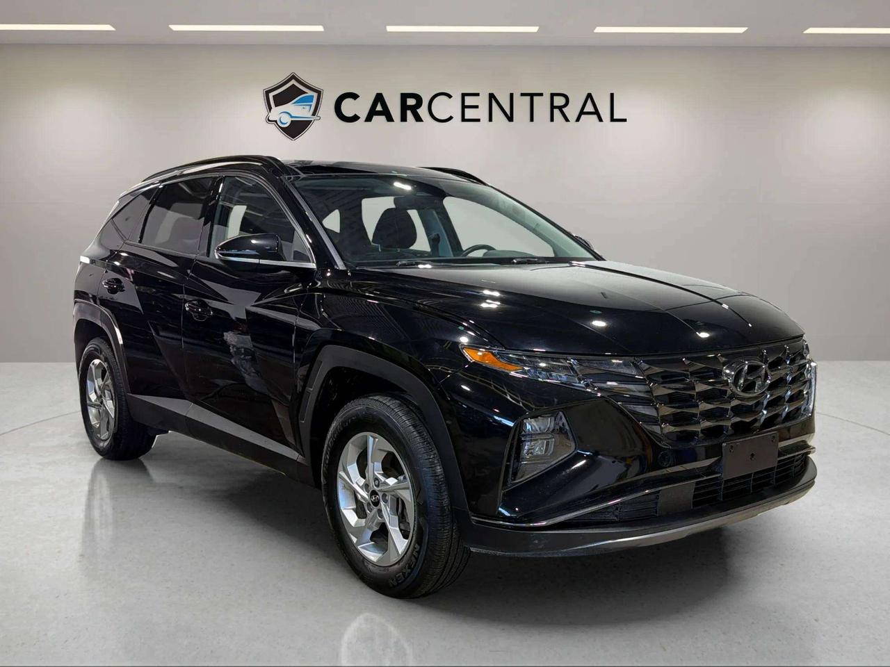 2024 Hyundai Tucson PREFERRED TREND | CLEAN CARFAX | LEATHER | SUNROOF Photo