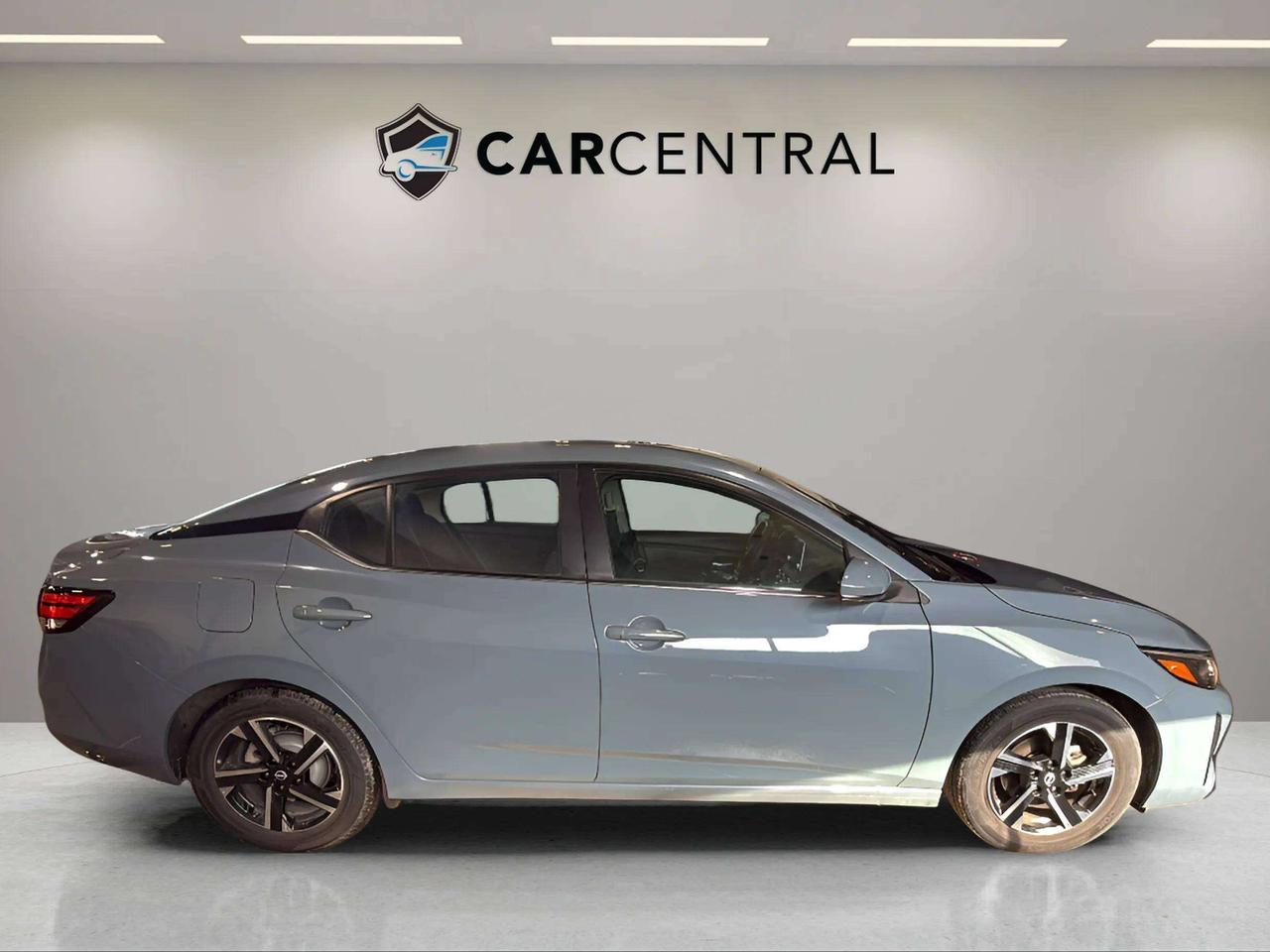 2024 Nissan Sentra SV | SUNROOF | CLEAN CARFAX| BLIND SPOT| HTD SEATS Photo