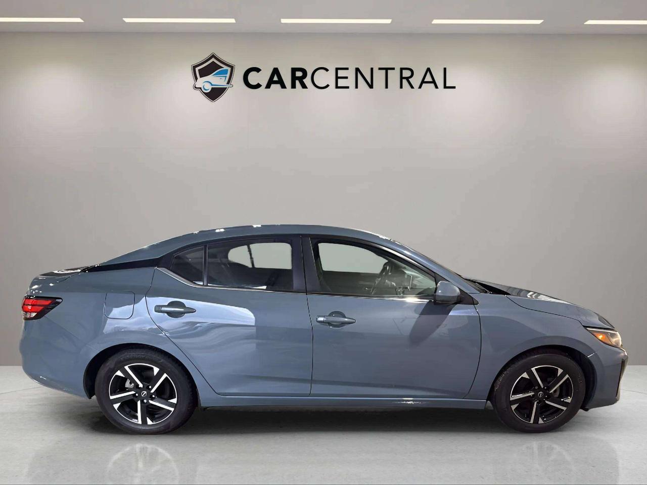 2024 Nissan Sentra SV | MOONROOF | CLEAN CARFAX| HTD SEAT| BLIND SPOT Photo