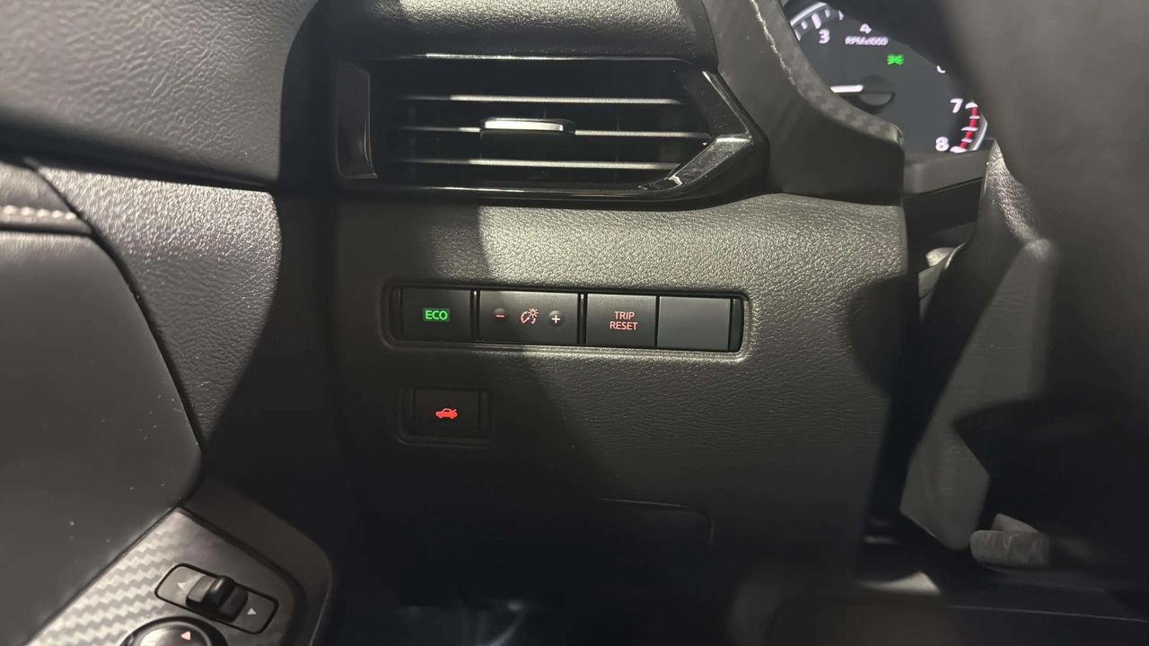 2024 Nissan Sentra SV | MOONROOF | CLEAN CARFAX| HTD SEAT| BLIND SPOT Photo