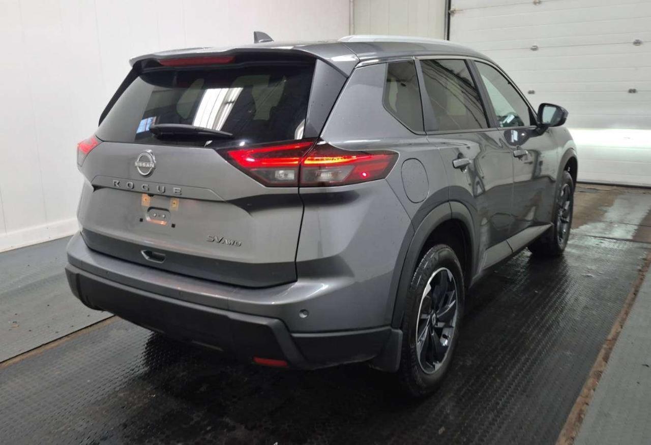 2024 Nissan Rogue SV MOONROOF | CLEAN CARFAX| HTD SEAT| BLIND SPOT Photo