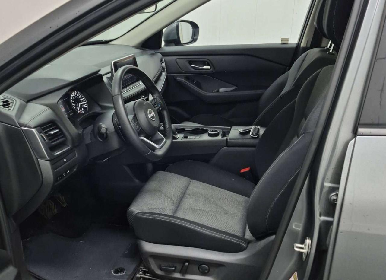 2024 Nissan Rogue SV MOONROOF | CLEAN CARFAX| HTD SEAT| BLIND SPOT Photo