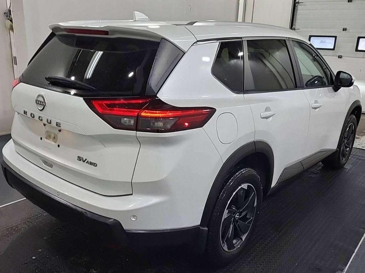 2024 Nissan Rogue SV MOONROOF | CLEAN CARFAX | BLIND SPOT | CARPLAY Photo