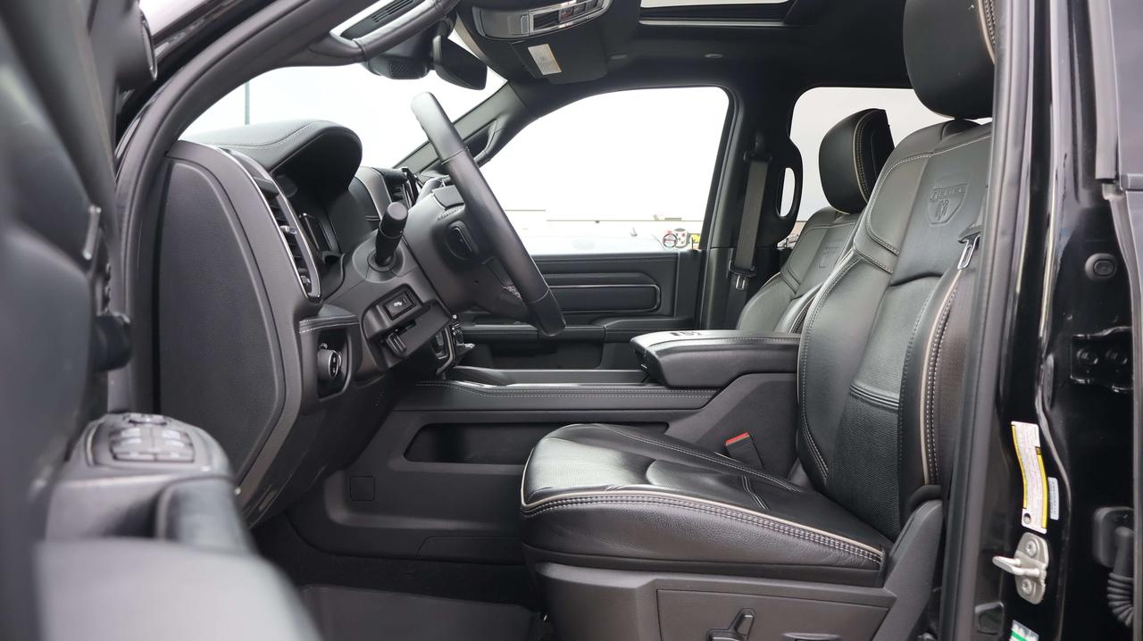 2024 RAM 2500 Rebel | Leather | Sunroof Photo4