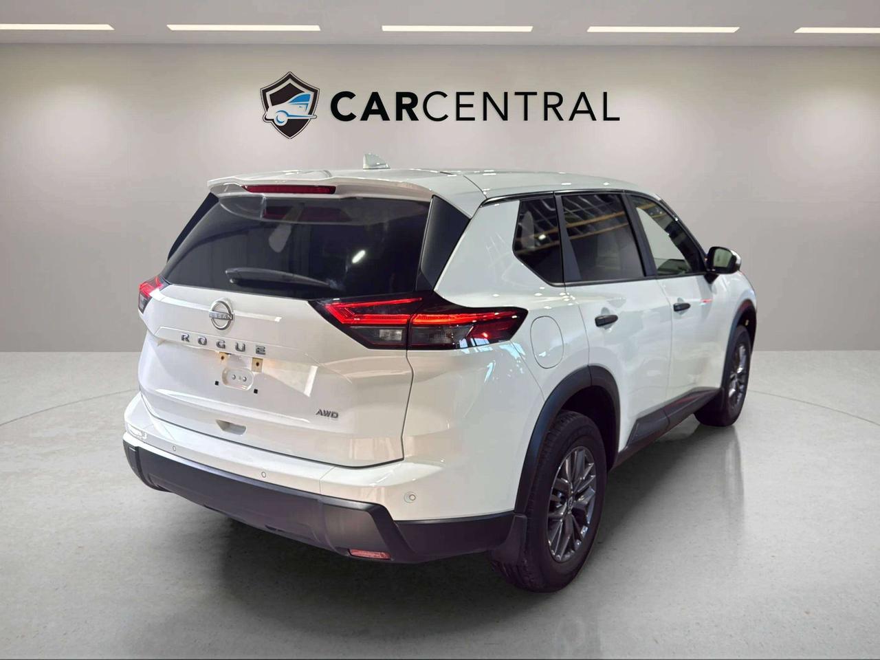 2024 Nissan Rogue S | CLEAN CARFAX | AWD | ONE OWNER | BLIND SPOT Photo