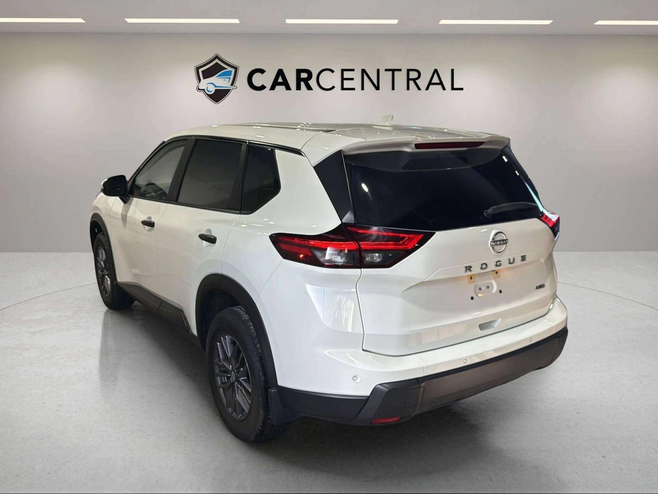 2024 Nissan Rogue S | CLEAN CARFAX | AWD | ONE OWNER | BLIND SPOT Photo