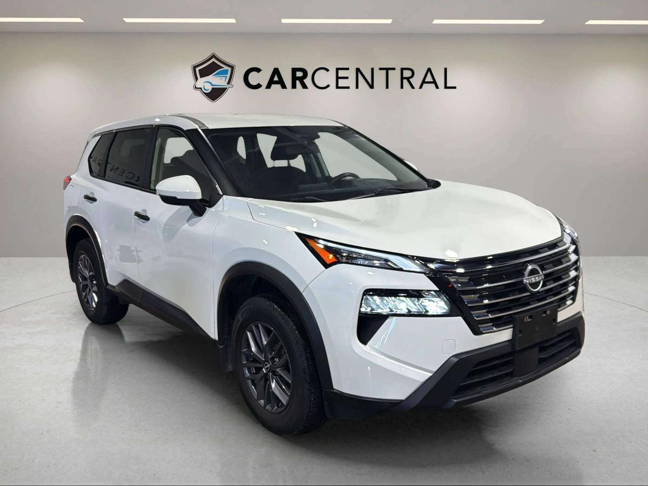 2024 Nissan Rogue S | CLEAN CARFAX | AWD | ONE OWNER | BLIND SPOT Photo
