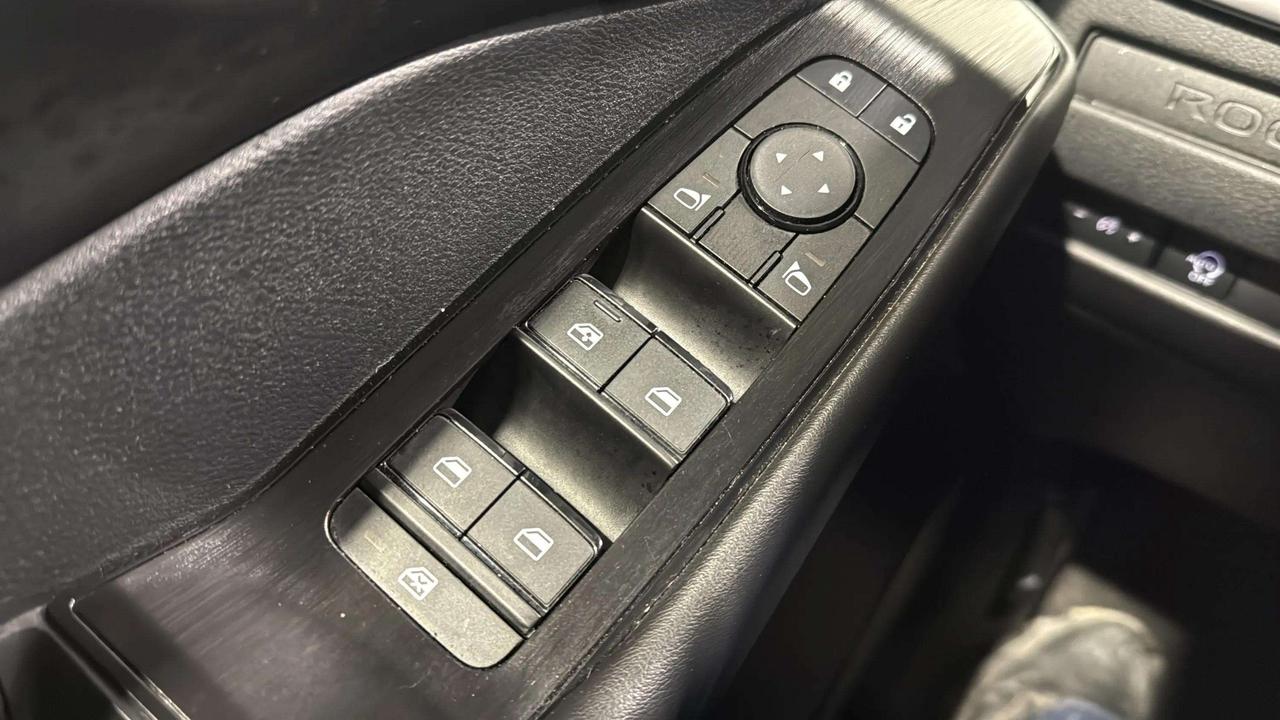 2024 Nissan Rogue S | CLEAN CARFAX | AWD | ONE OWNER | BLIND SPOT Photo