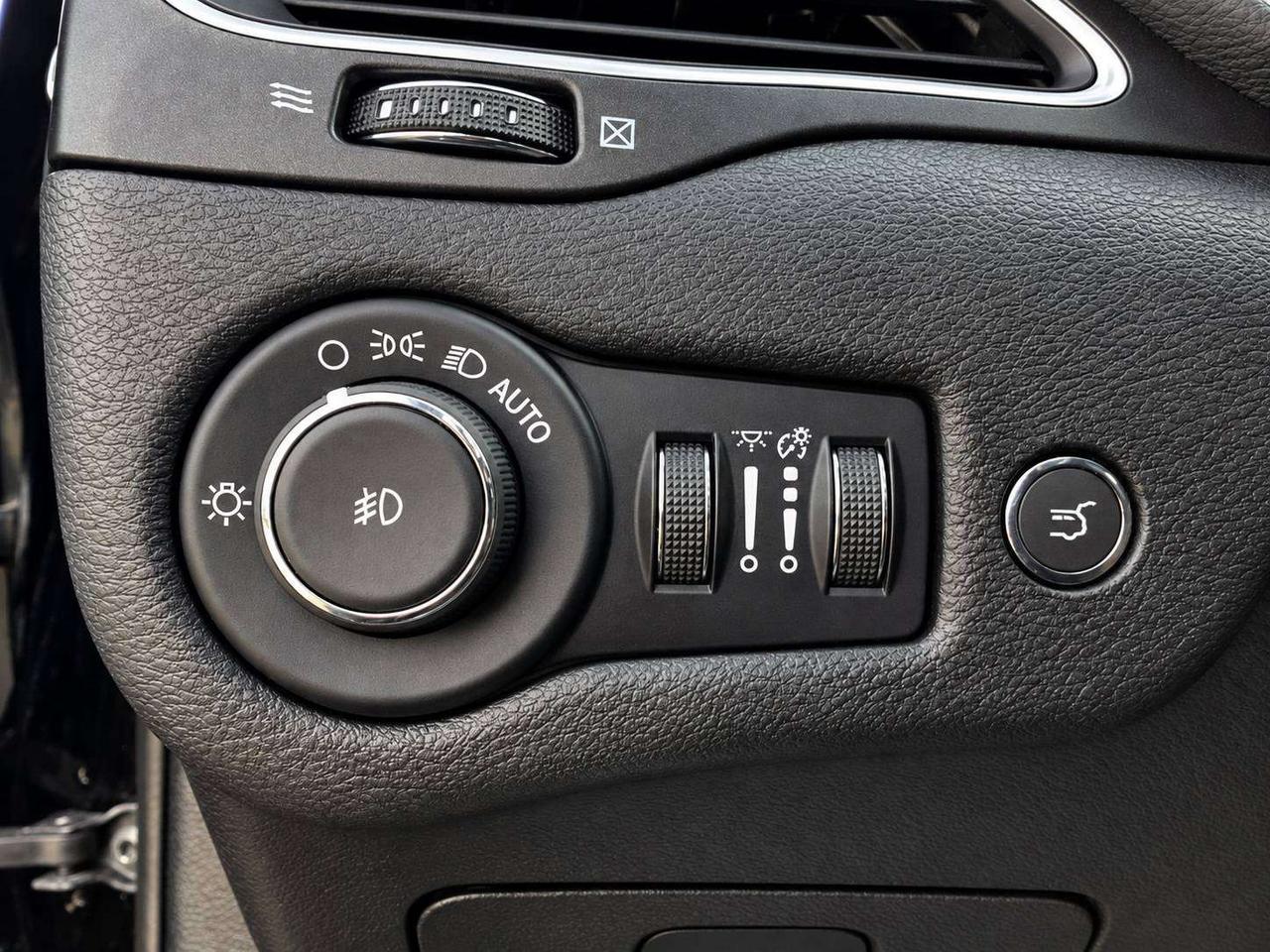 2019 Jeep Cherokee Trailhawk Elite | Vented Leather | Panoroof | 4X4 Photo