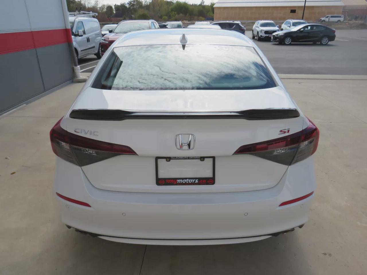 2025 Honda Civic SI Sedan Si | LOW KMS | FWD | Manual | Alloy Wheels | Sport Seats | Heated Front & Rear Seats | Heated Steering Wheel | Climate Control | Sunroof | Touchscreen Display | Wireless Apple CarPlay & Android Auto | Google Built-In | Bluetooth | Wireless Phone  Photo