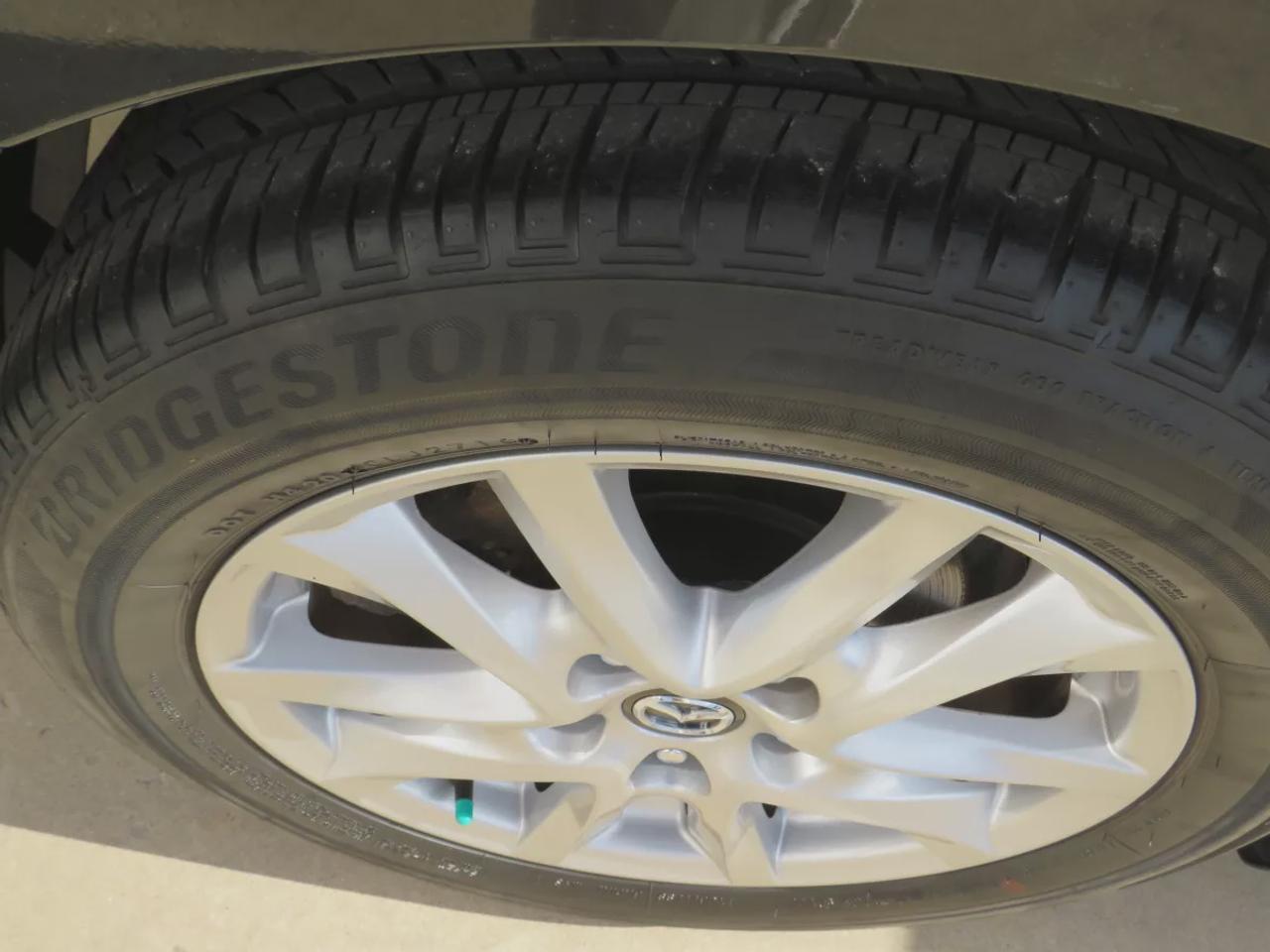 2017 Mazda MAZDA3 GS | LOW KMS | FWD | Automatic | Alloy Wheels | Heated Seats | Heated Steering Wheel | Air Conditioning | Touchscreen Display | Bluetooth | Back-Up Camera | Blind Spot Monitor | Cruise Control | Rain-Sensing Wipers |  Heated Power Mirrors Photo