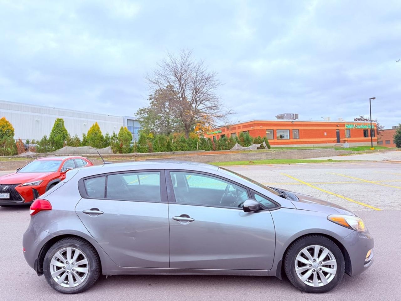2016 Kia Forte 4dr Sedan Automatic EX SE Photo