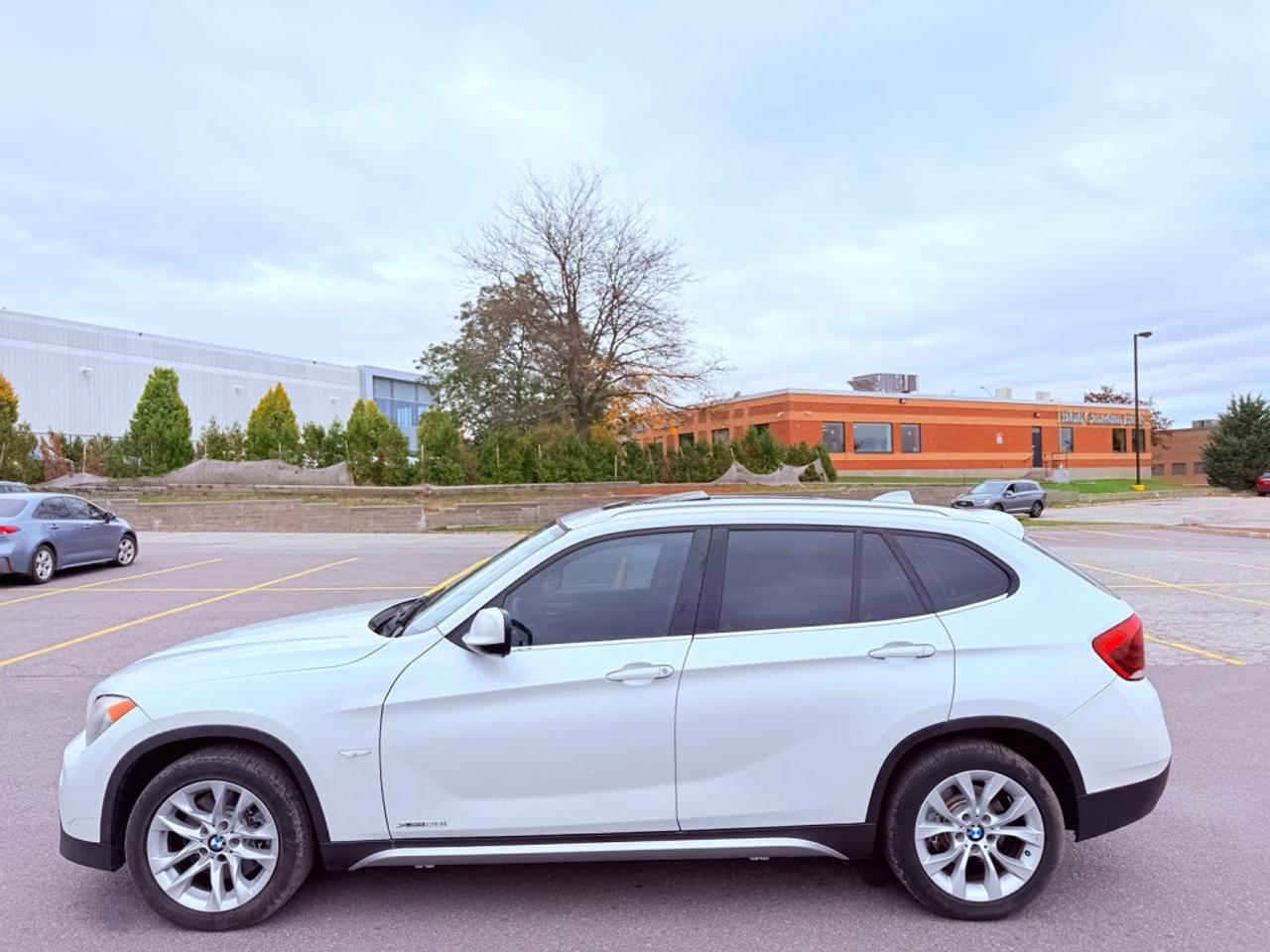 2012 BMW X1 xDrive28i Photo3