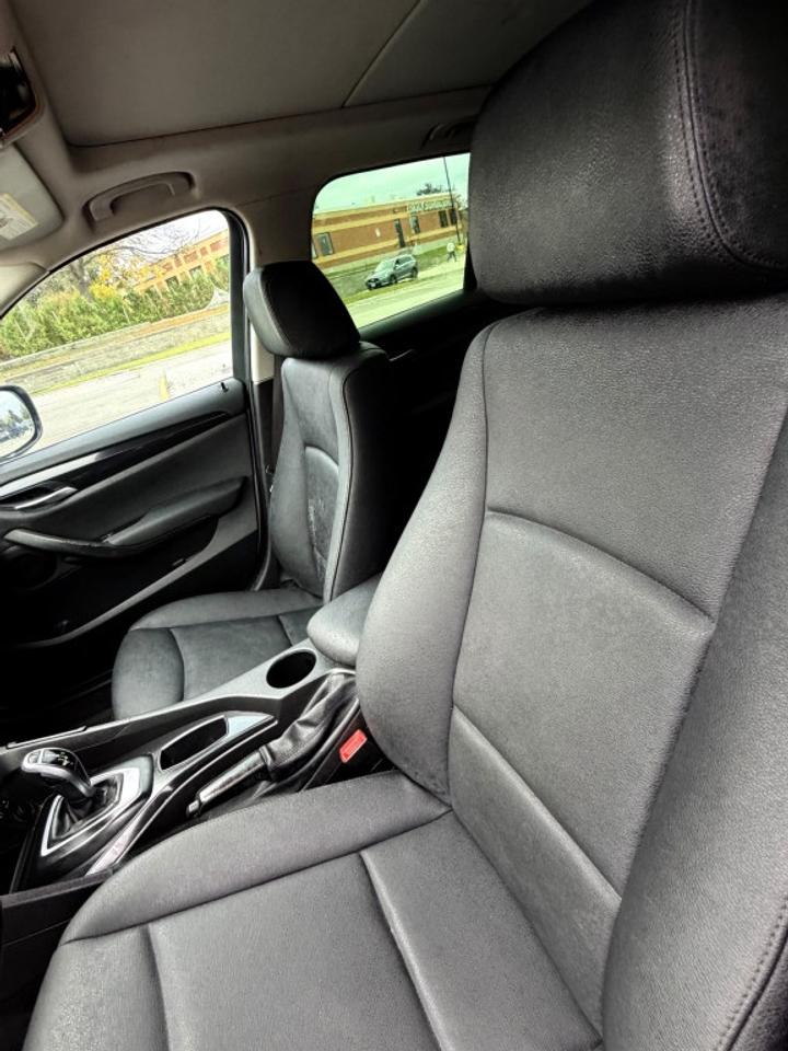 2012 BMW X1 xDrive28i Photo