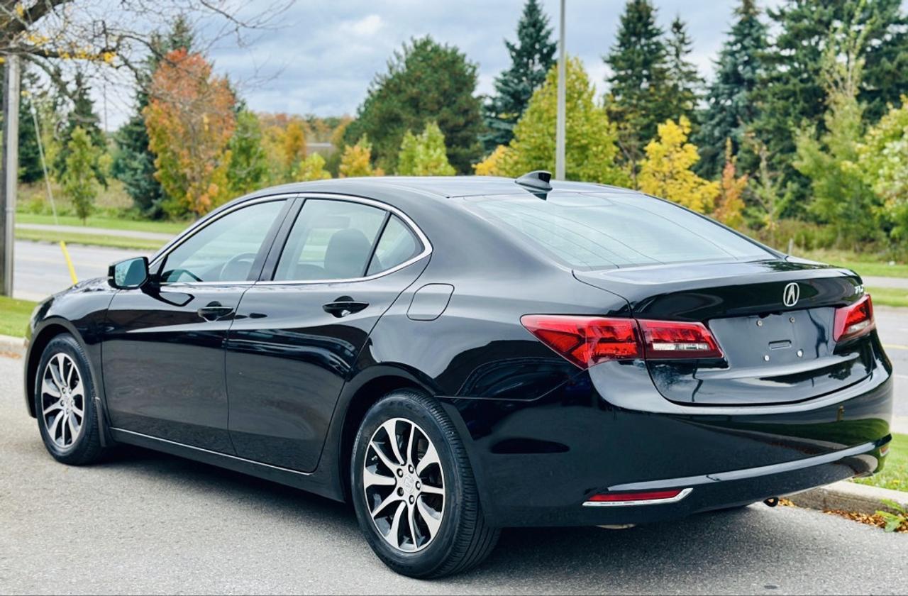 2017 Acura TLX FWD Photo4