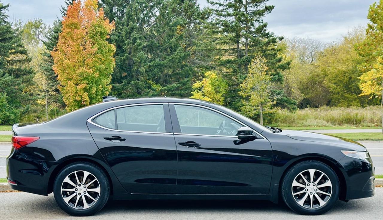 2017 Acura TLX FWD Photo