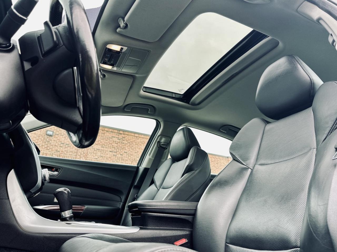 2017 Acura TLX FWD Photo