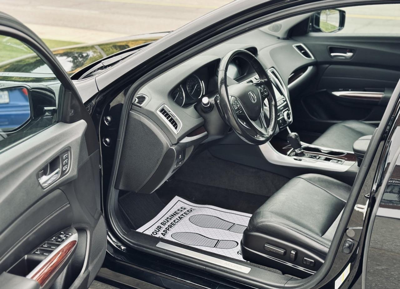 2017 Acura TLX FWD Photo