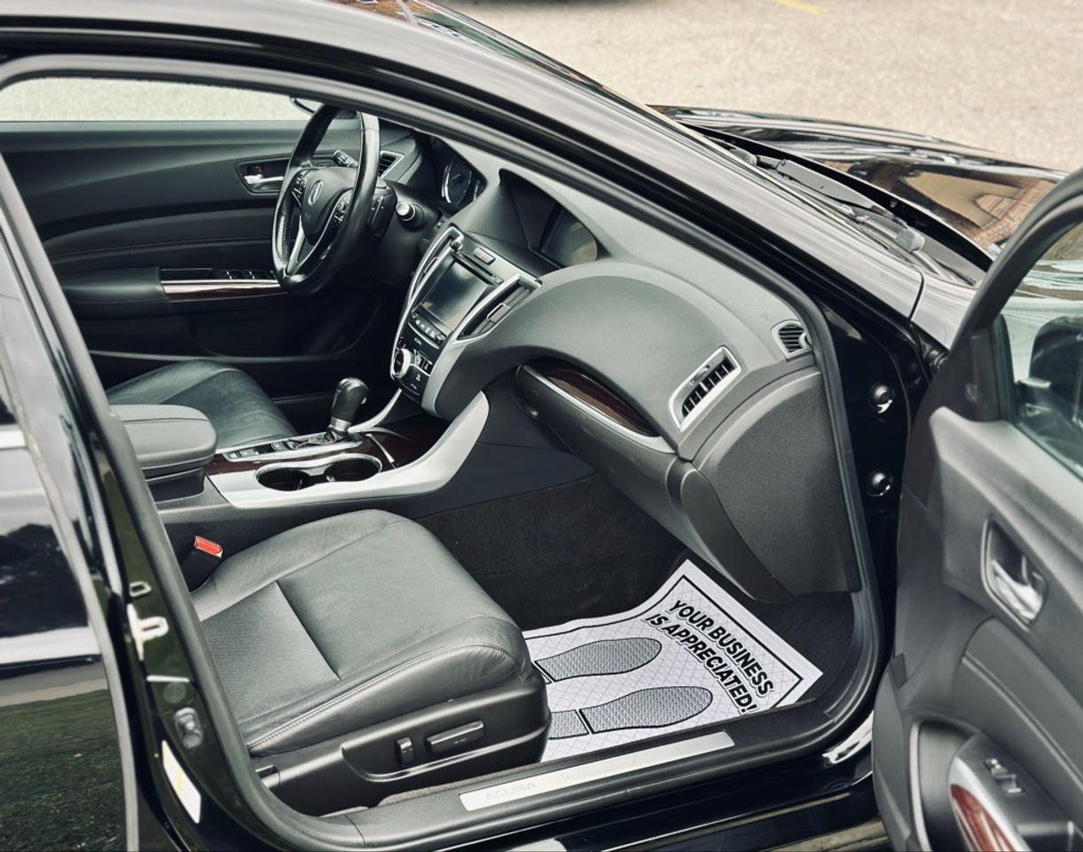 2017 Acura TLX FWD Photo