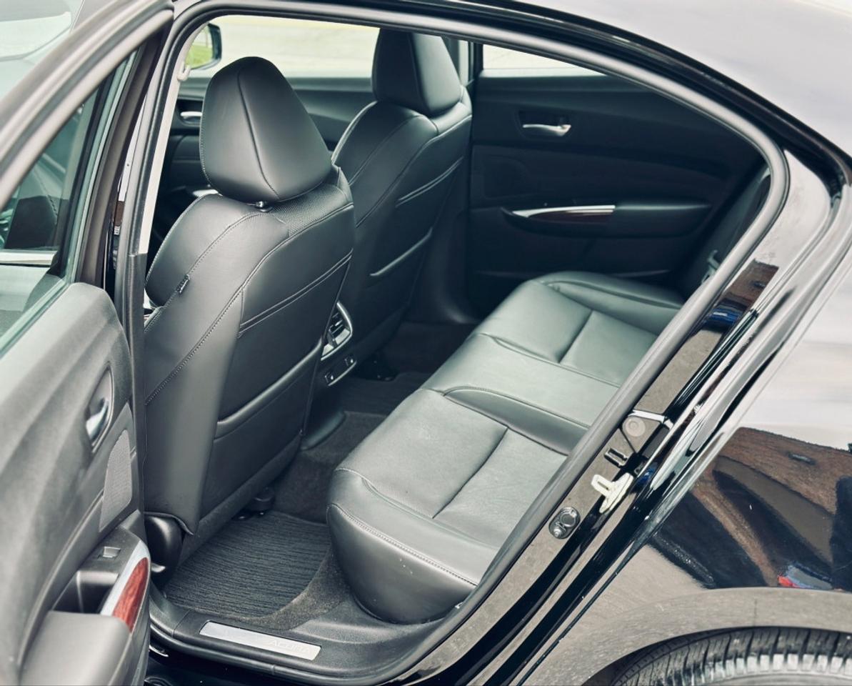 2017 Acura TLX FWD Photo