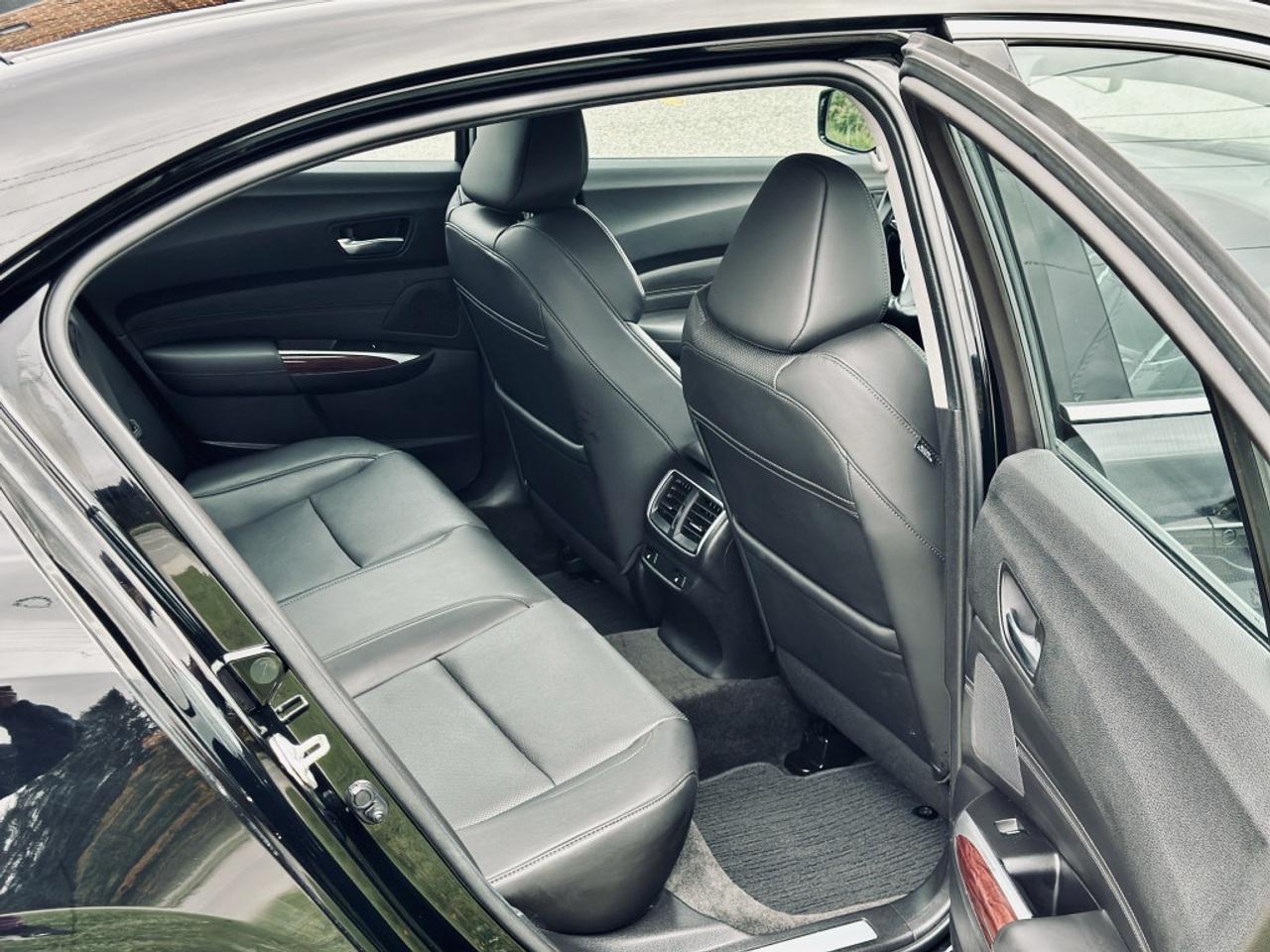 2017 Acura TLX FWD Photo