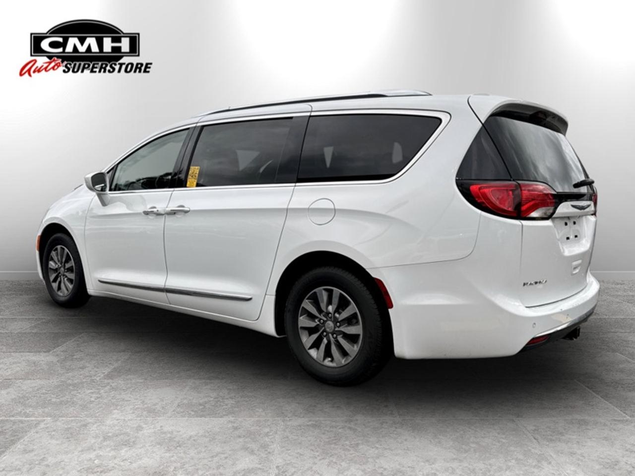 2020 Chrysler Pacifica Touring-L Plus Photo3