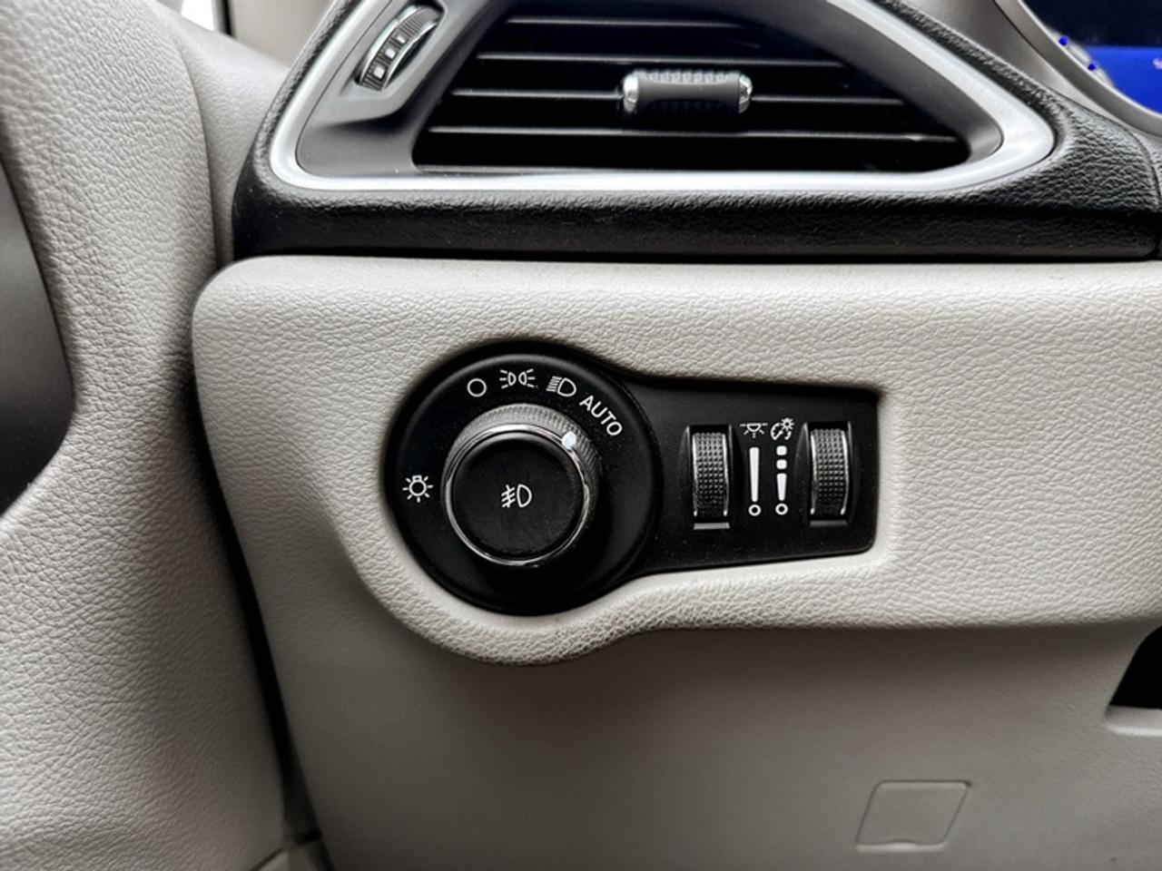 2020 Chrysler Pacifica Touring-L Plus Photo