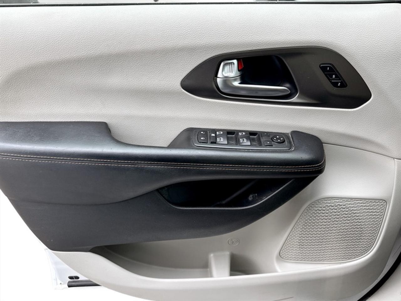 2020 Chrysler Pacifica Touring-L Plus Photo