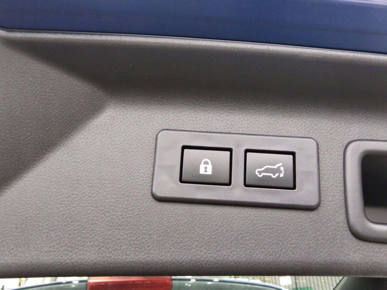 2025 Subaru Forester Touring   AWD   Low KM   Heated Steering Wheel Photo