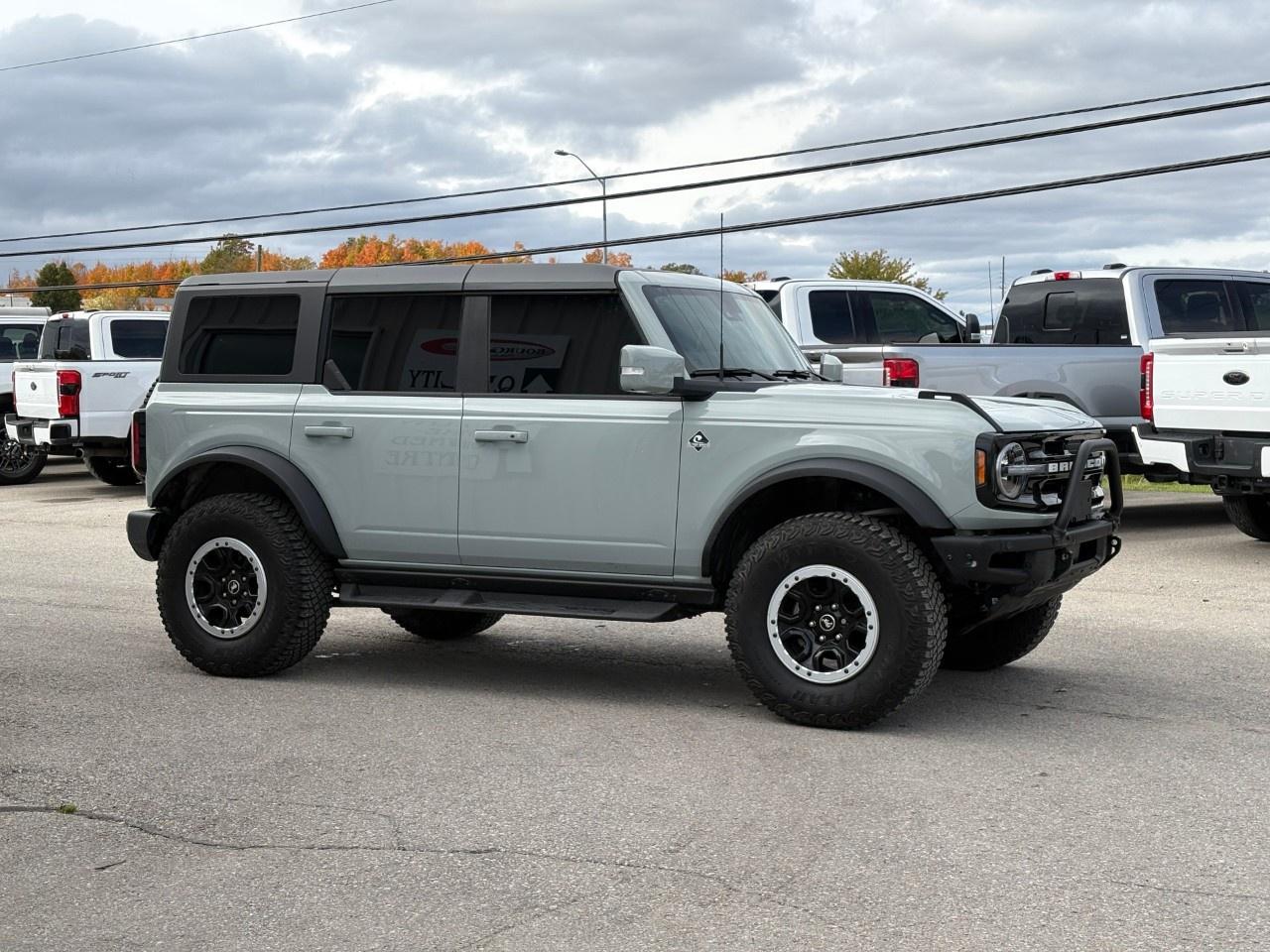 2024 Ford Bronco OUTER BANKS 4 DOOR 4X4 Photo