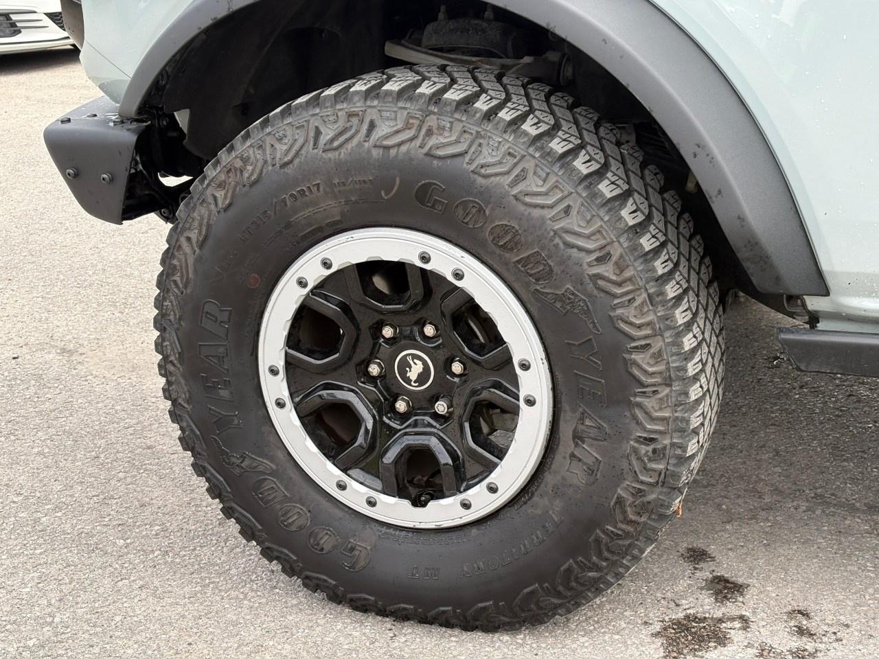 2024 Ford Bronco OUTER BANKS 4 DOOR 4X4 Photo