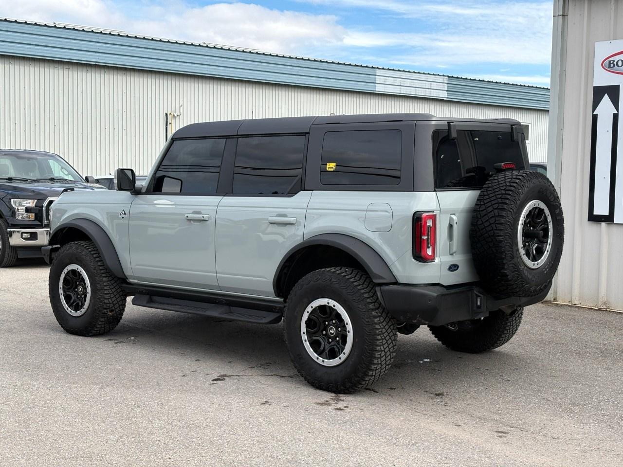 2024 Ford Bronco OUTER BANKS 4 DOOR 4X4 Photo