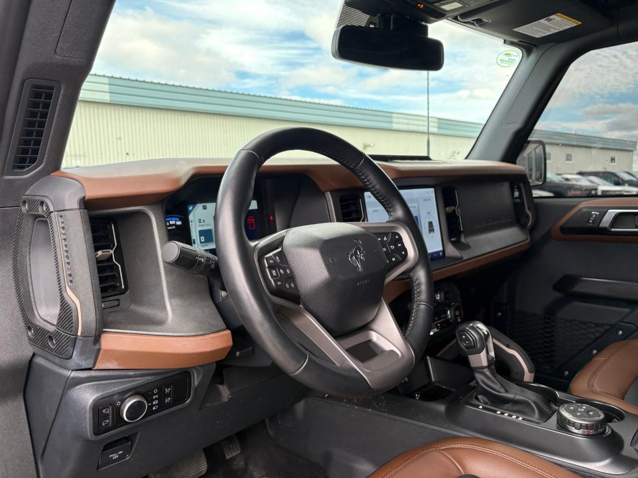 2024 Ford Bronco OUTER BANKS 4 DOOR 4X4 Photo